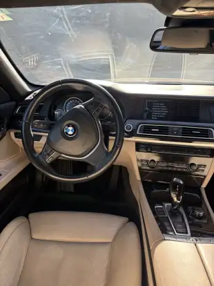 BMW-750i-2011