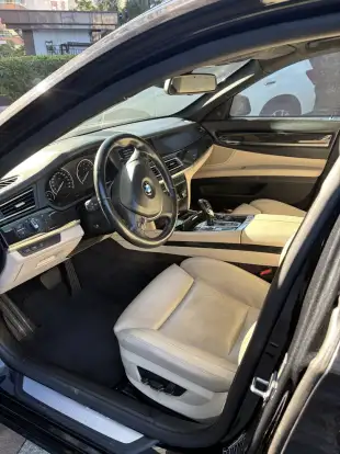 BMW-750i-2011