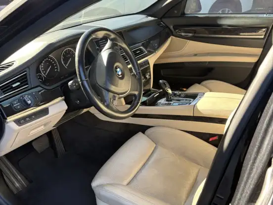 BMW-750i-4.4 V8 32V ACTIVEHYBRID 7 4P AUTOMÁTICO BMW-750i-2011