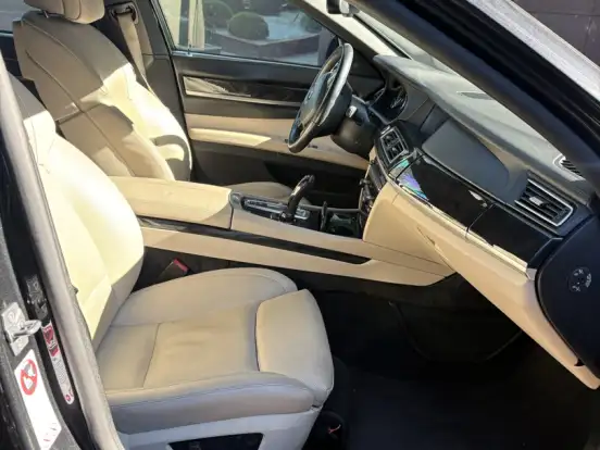 BMW-750i-4.4 V8 32V ACTIVEHYBRID 7 4P AUTOMÁTICO BMW-750i-2011