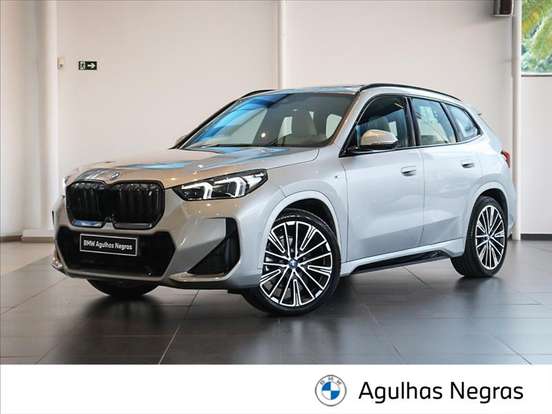BMW-iX1-2025