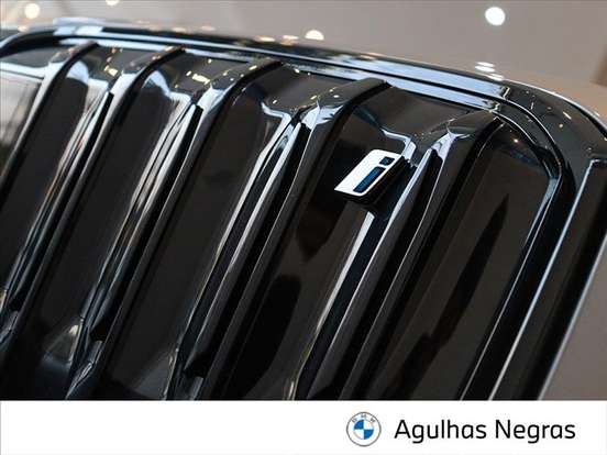 BMW-iX1-2025