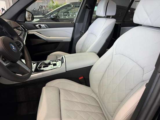 BMW-X5-2025