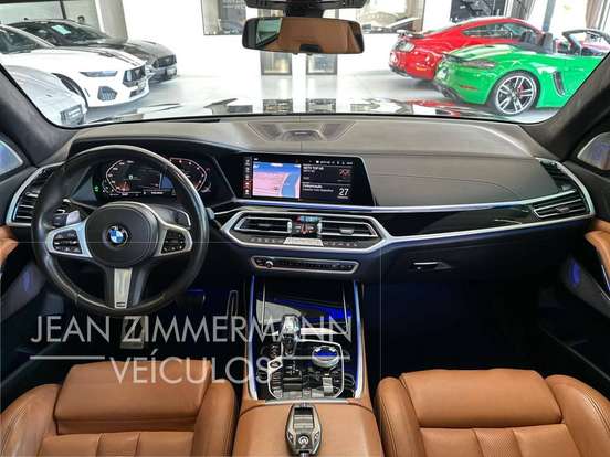 BMW-X7-2021