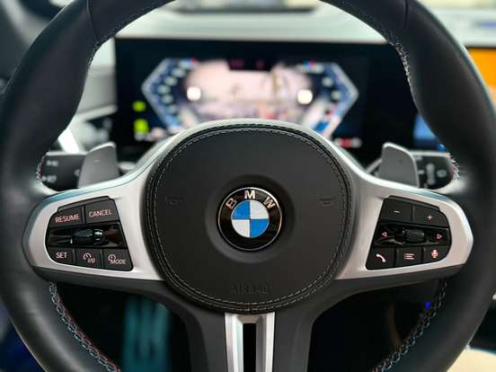 BMW-X7-2024