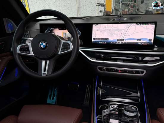 BMW-X7-2024