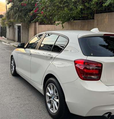 BMW-118i-2012