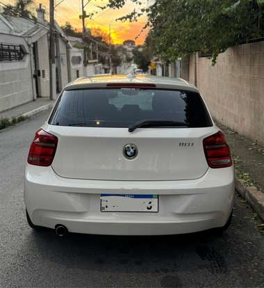 BMW-118i-1.6 URBAN LINE 16V TURBO GASOLINA 4P AUTOMÁTICO BMW-118i-2012