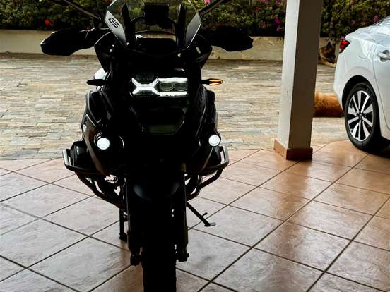 BMW-R 1250 GS PREMIUM TRIPLE BLACK BMW-R 1250 GS PREMIUM TRIPLE BLACK-2022