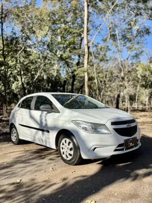 CHEVROLET ONIX 1.0 MPFI JOY 8V FLEX 4P MANUAL CHEVROLET ONIX 1.0 MPFI JOY 8V FLEX 4P MANUAL
