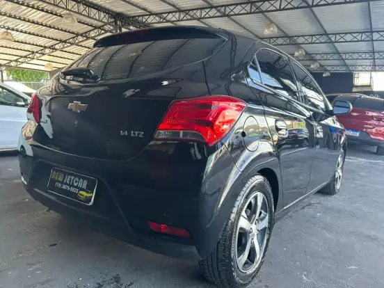 CHEVROLET-ONIX-2017