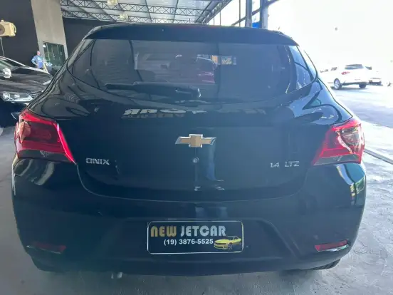CHEVROLET-ONIX-2017