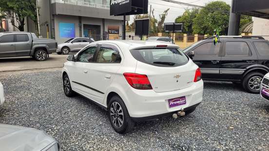 CHEVROLET-ONIX-2014