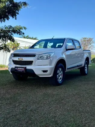 CHEVROLET S10 2.5 LTZ 4X2 CD 16V FLEX 4P MANUAL CHEVROLET S10 2.5 LTZ 4X2 CD 16V FLEX 4P MANUAL