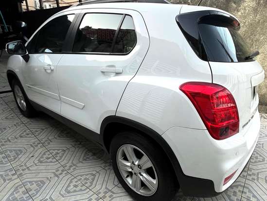 CHEVROLET-TRACKER-2018