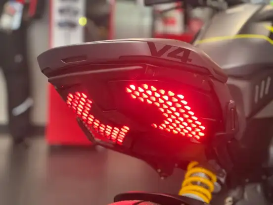 DUCATI-DIAVEL V4 DUCATI-DIAVEL V4-2025