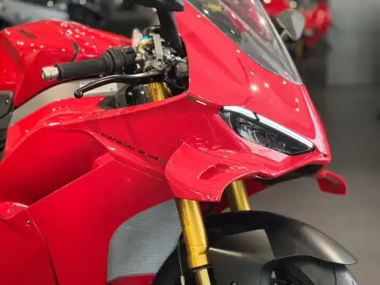 DUCATI-PANIGALE V4 S DUCATI-PANIGALE V4 S-2025
