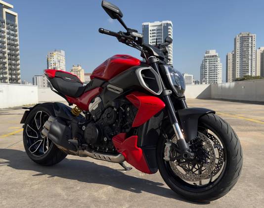 DUCATI DIAVEL V4 