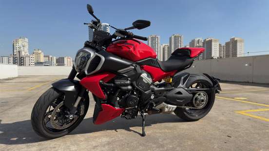 DUCATI-DIAVEL V4-2025