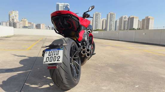 DUCATI-DIAVEL V4-2025