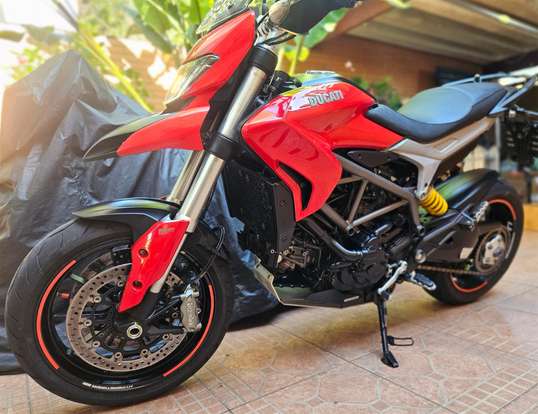 DUCATI-HYPERSTRADA 821-2015