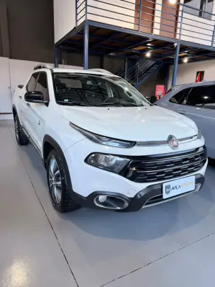 FIAT TORO 2.0 16V TURBO DIESEL VOLCANO 4WD AT9 FIAT TORO 2.0 16V TURBO DIESEL VOLCANO 4WD AT9