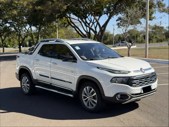 FIAT TORO 2.0 16V TURBO DIESEL VOLCANO 4WD AT9 FIAT TORO 2.0 16V TURBO DIESEL VOLCANO 4WD AT9