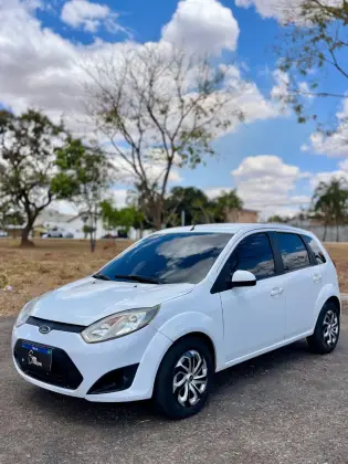 FORD FIESTA 1.6 ROCAM HATCH 8V FLEX 4P MANUAL FORD FIESTA 1.6 ROCAM HATCH 8V FLEX 4P MANUAL