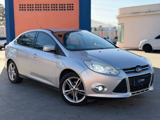 FORD FOCUS 2.0 SE PLUS SEDAN 16V FLEX 4P AUTOMÁTICO