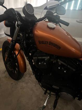 HARLEY-DAVIDSON SPORTSTER IRON 883 
