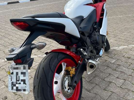 HONDA-CBR 600F HONDA-CBR 600F-2012