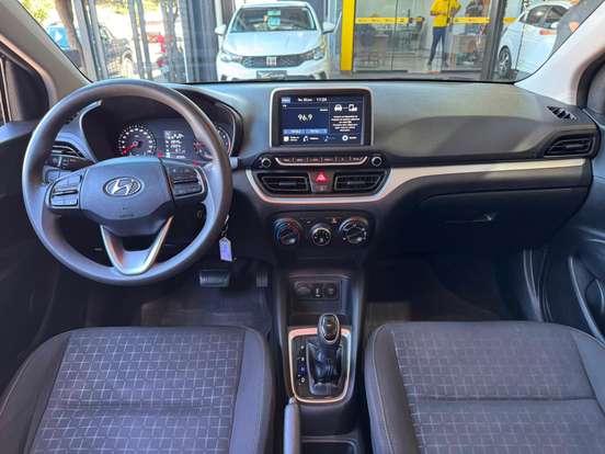HYUNDAI-HB20-2023