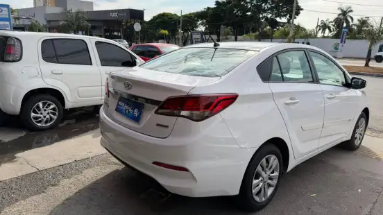 HYUNDAI-HB20S-2017