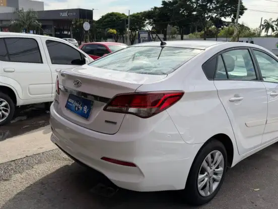 HYUNDAI-HB20S-1.6 PREMIUM 16V FLEX 4P AUTOMÁTICO HYUNDAI-HB20S-2017