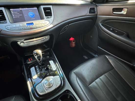 HYUNDAI-GENESIS-3.8 V6 24V GASOLINA 4P AUTOMÁTICO HYUNDAI-GENESIS-2012