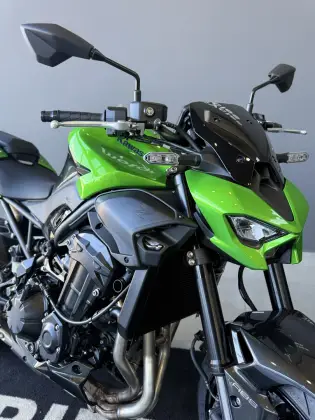 KAWASAKI Z900 KAWASAKI Z900