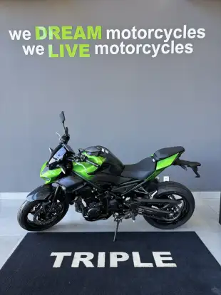 KAWASAKI-Z900-2026