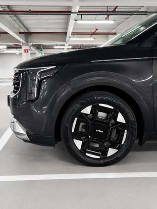 KIA-CARNIVAL-2024