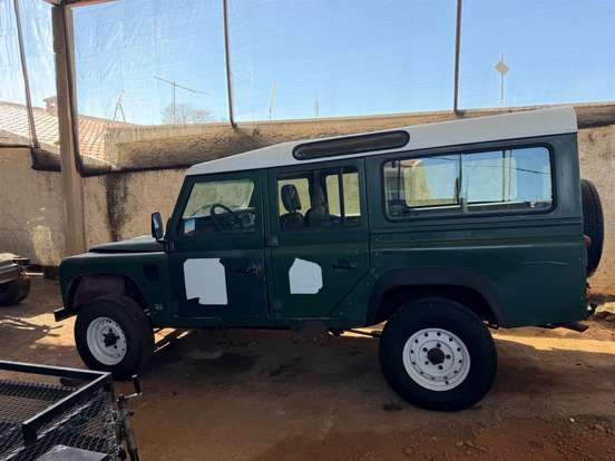LAND ROVER-DEFENDER-1995