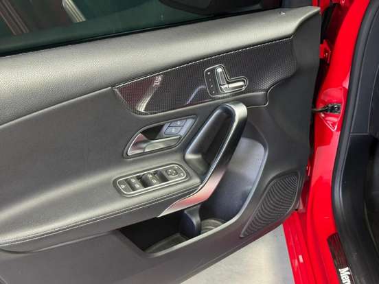 MERCEDES-BENZ-A 250-2019