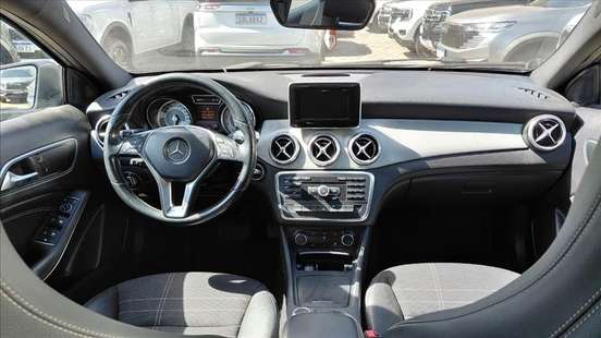 MERCEDES-BENZ-GLA 200-2014