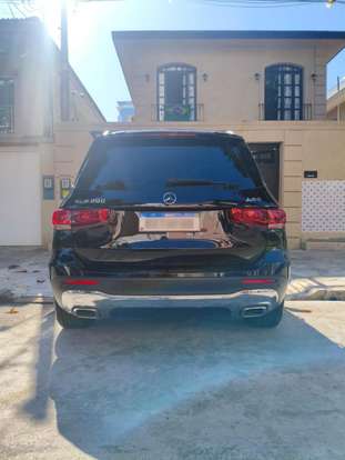 MERCEDES-BENZ-GLB 200-2021