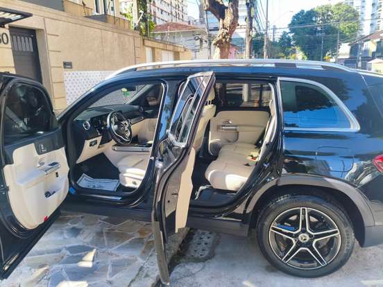 MERCEDES-BENZ-GLB 200-2021
