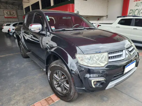MITSUBISHI L200 TRITON 3.5 HPE 4X4 CD V6 24V FLEX 4P AUTOMÁTICO
