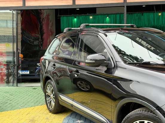 MITSUBISHI-OUTLANDER-2015