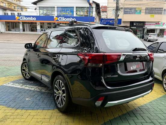 MITSUBISHI-OUTLANDER-2.0 16V GASOLINA 4P AUTOMÁTICO MITSUBISHI-OUTLANDER-2015