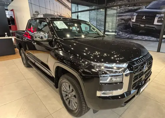 MITSUBISHI TRITON 2.4 BITURBO DIESEL CD HPE 4X4 AUTOMÁTICO MITSUBISHI TRITON 2.4 BITURBO DIESEL CD HPE 4X4 AUTOMÁTICO