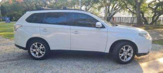 MITSUBISHI-OUTLANDER-2014