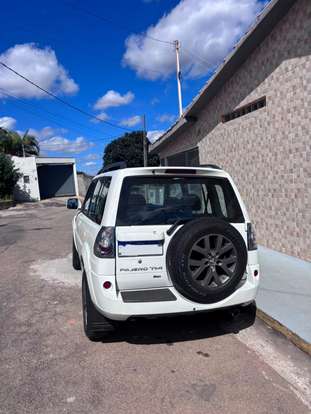 MITSUBISHI-PAJERO TR4-2012