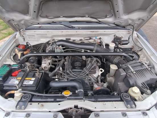 MITSUBISHI-PAJERO TR4-2010